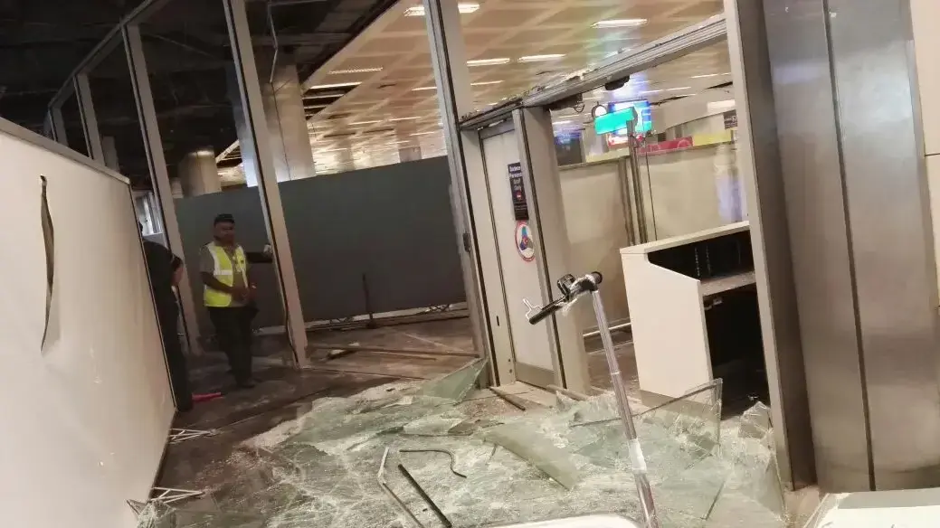 שדה התעופה אטאטורק באיסטנבול, בבוקר שאחרי הפיגוע שדה התעופה אטאטורק באיסטנבול, בבוקר שאחרי הפיגוע