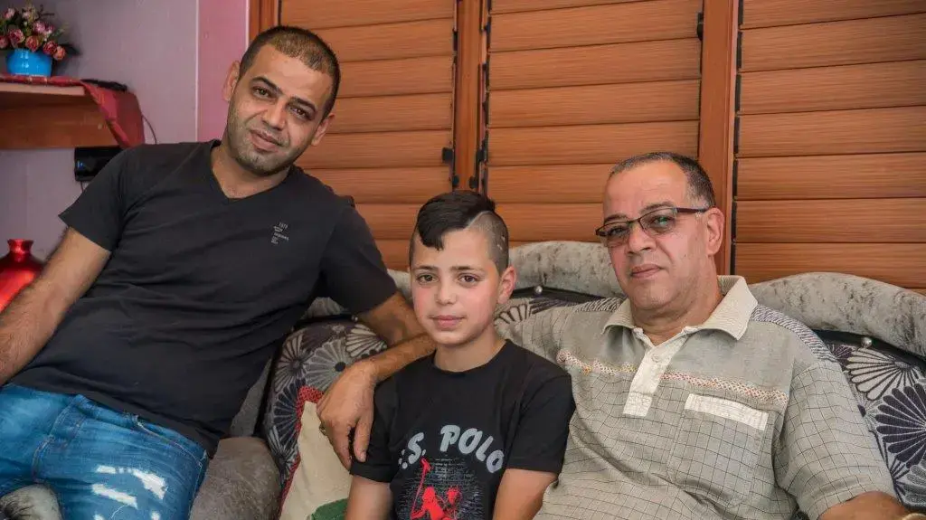 פתחי סעדי ששכל קרובי משפחה במלחמת לבנון השנייה כשטיל נפל על ביתו, עם בנו ונכדו - בדיר אל אסד פתחי סעדי ששכל קרובי משפחה במלחמת לבנון השנייה כשטיל נפל על ביתו, עם בנו ונכדו - בדיר אל אסד