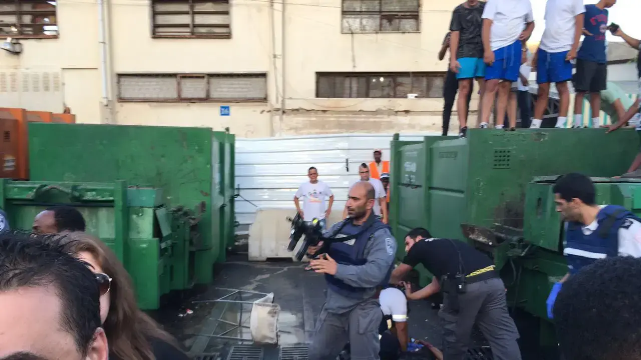 אירוע דקירה רחוב ששת הימים בנתניה אירוע דקירה רחוב ששת הימים בנתניה