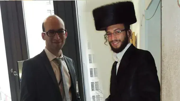 עקיבא וינגרטן, צעיר שיצא בשאלה ונותר בקשר עם הוריו, לפני ואחרי היציאה מהדת עקיבא וינגרטן, צעיר שיצא בשאלה ונותר בקשר עם הוריו, לפני ואחרי היציאה מהדת
