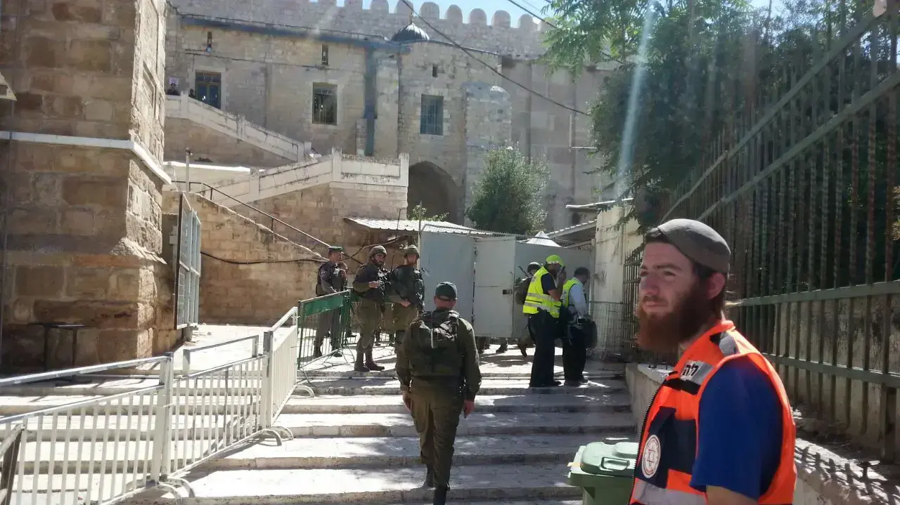 ניסיון פיגוע דקירה ליד מערת המכפלה בחברון 01 יולי 2016 ניסיון פיגוע דקירה ליד מערת המכפלה בחברון 01 יולי 2016