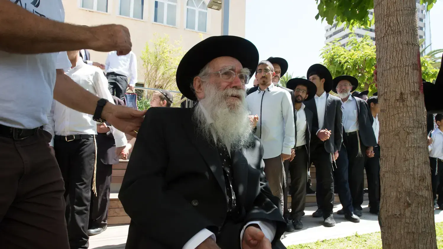 הפגנה נגד יוזמת קווי השירות בשבת בהרצליה, 1 ביולי 2016 הפגנה נגד יוזמת קווי השירות בשבת בהרצליה, 1 ביולי 2016