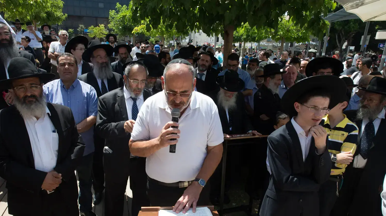הפגנה נגד יוזמת קווי השירות בשבת בהרצליה, 1 ביולי 2016 הפגנה נגד יוזמת קווי השירות בשבת בהרצליה, 1 ביולי 2016