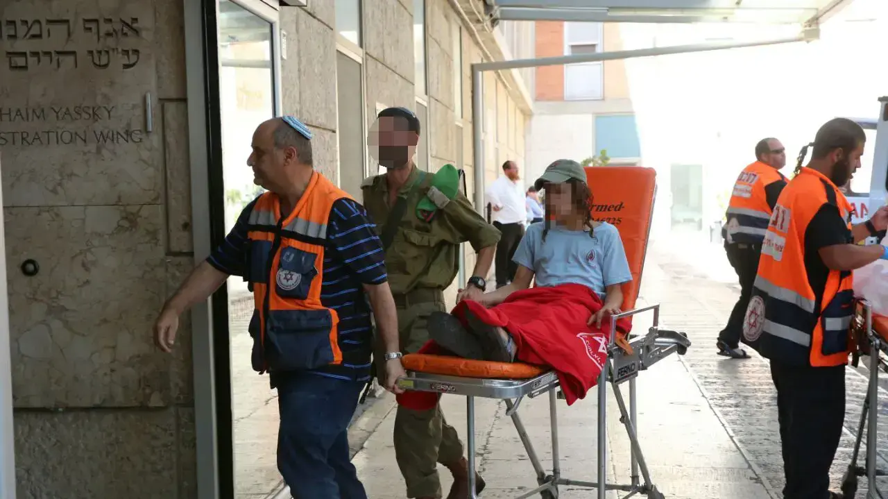 אחד הנפגעים בפיגוע הירי שאירע בדרום הר חברון, בכביש 60 בין עתניאל לבית חגי, יולי 2016 אחד הנפגעים בפיגוע הירי שאירע בדרום הר חברון, בכביש 60 בין עתניאל לבית חגי, יולי 2016