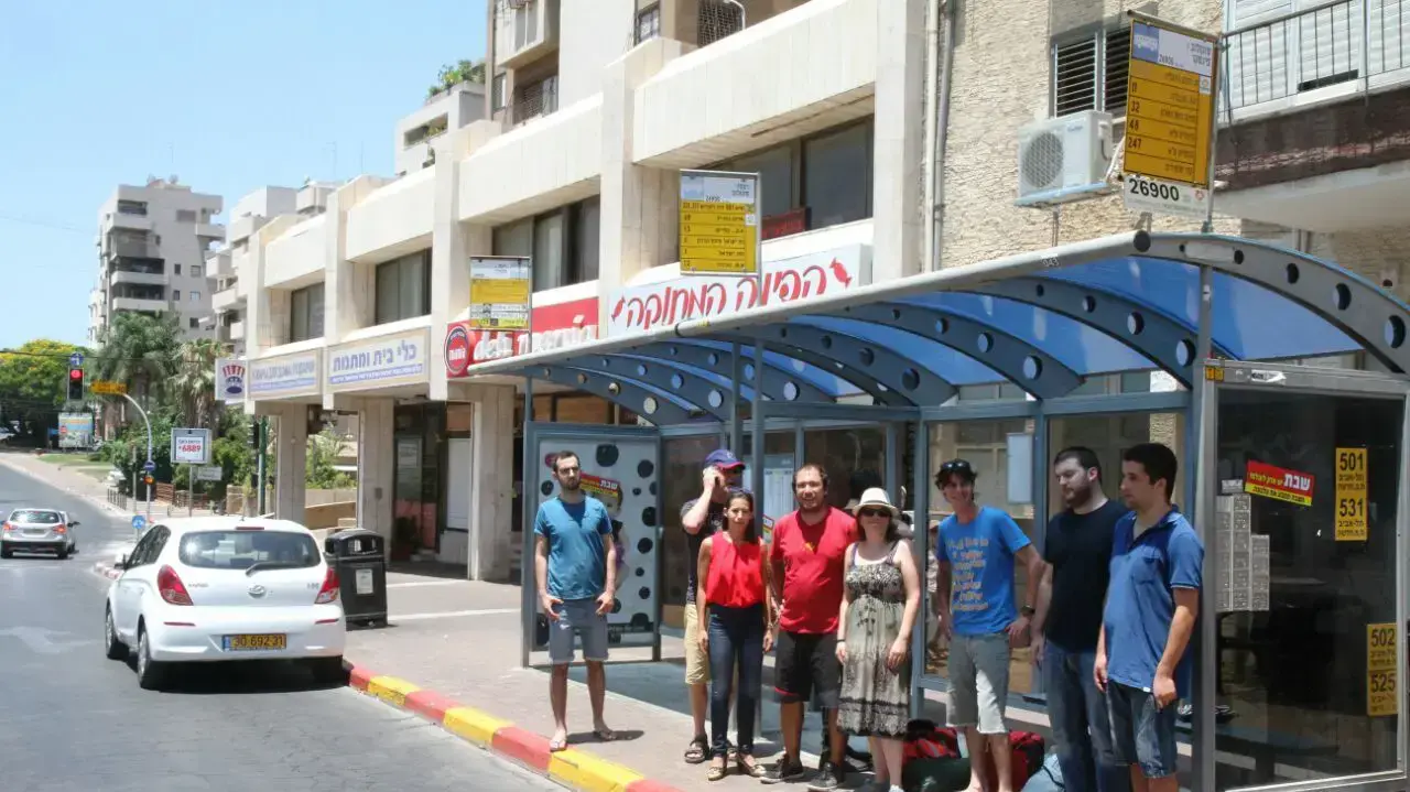 "קו הקיץ", שירות הסעות חינמי של עיריית הרצליה, 2 ביולי 2016 "קו הקיץ", שירות הסעות חינמי של עיריית הרצליה, 2 ביולי 2016