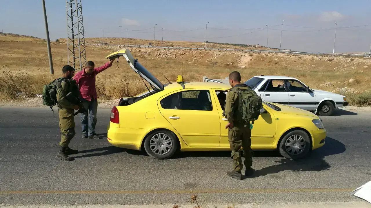 בידוק בטחוני של גדוד 13 של גולני באזור חברון בכניסה לכפר סמועה בידוק בטחוני של גדוד 13 של גולני באזור חברון בכניסה לכפר סמועה