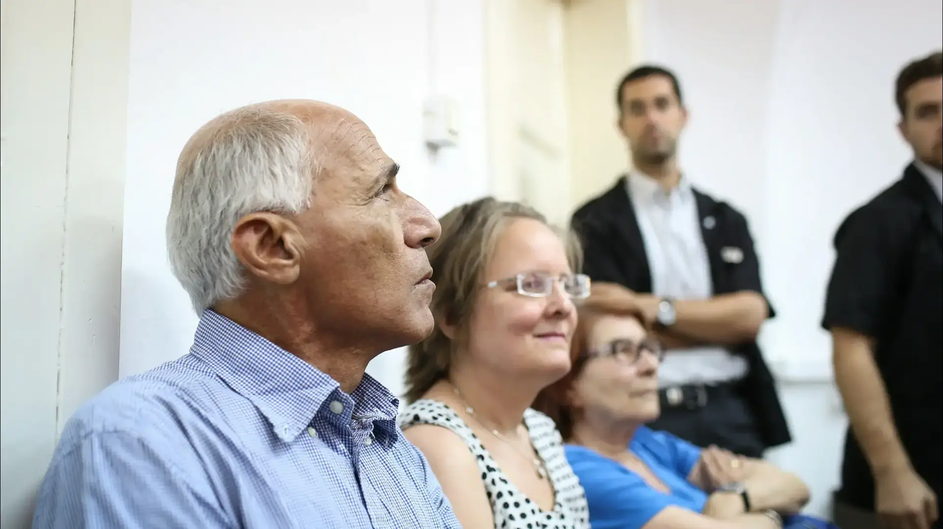 הקראת כתב אישום למרדכי ואנונו, בית משפט השלום ירושלים. 4 ביולי 2016 הקראת כתב אישום למרדכי ואנונו, בית משפט השלום ירושלים. 4 ביולי 2016