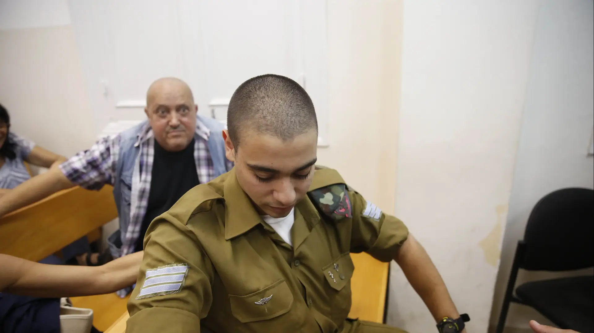 אלאור אזריה חשוד בהריגת מחבל בדיון בעניינו בבית הדין הצבאי ביפו אלאור אזריה חשוד בהריגת מחבל בדיון בעניינו בבית הדין הצבאי ביפו
