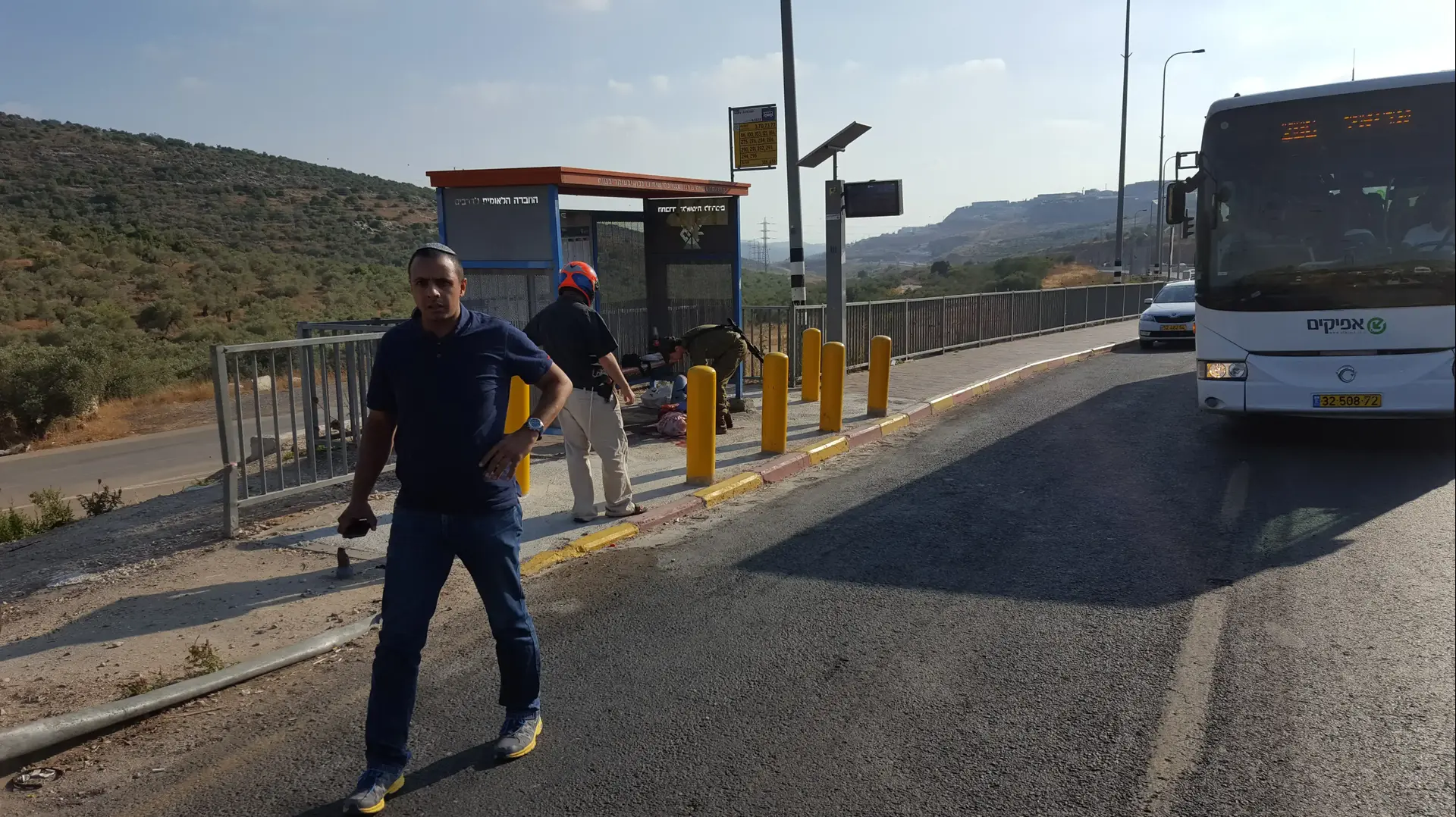 זירת ניסיון פיגוע דקירה בצומת גיתי אבישר, 5 ביולי 2016 זירת ניסיון פיגוע דקירה בצומת גיתי אבישר, 5 ביולי 2016