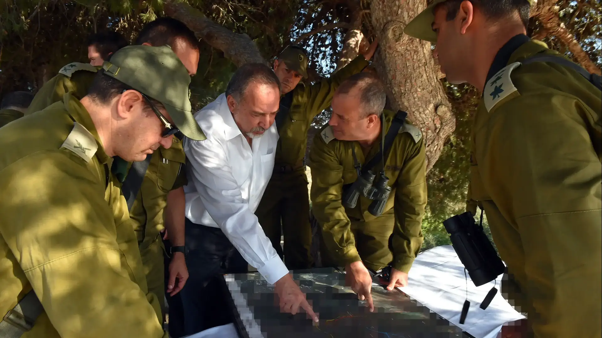 שר הביטחון אביגדור ליברמן בסיור באוגדת עזה, 5 ביולי 2016 שר הביטחון אביגדור ליברמן בסיור באוגדת עזה, 5 ביולי 2016