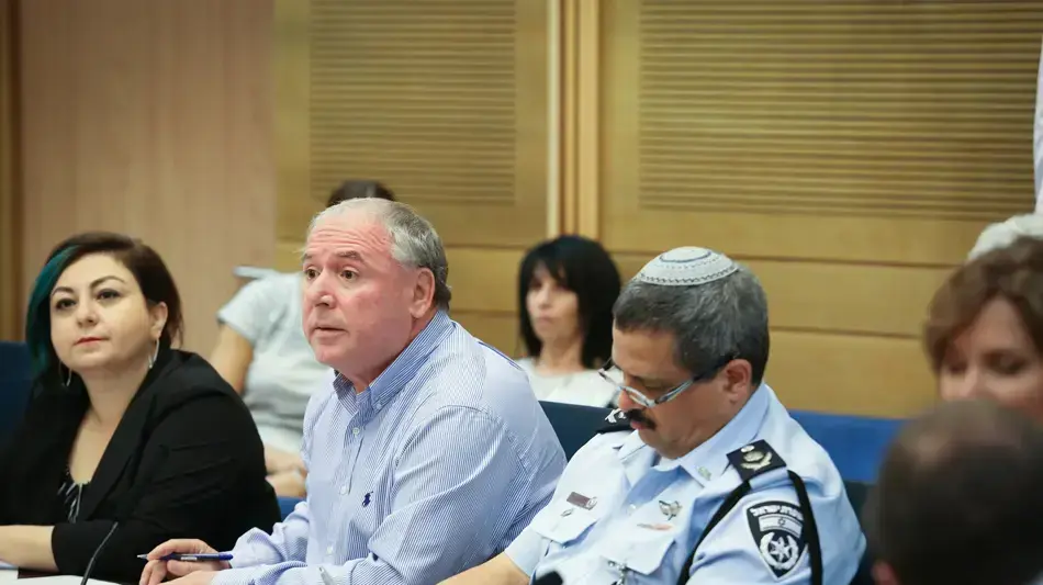 מפכ?ל המשטרה רנ?צ רוני אלשיך בוועדת הפנים של הכנסת בנושא איסוף חומרים על נבחרי ציבור בכנסת. 6 ביולי 2016 מפכ?ל המשטרה רנ?צ רוני אלשיך בוועדת הפנים של הכנסת בנושא איסוף חומרים על נבחרי ציבור בכנסת. 6 ביולי 2016