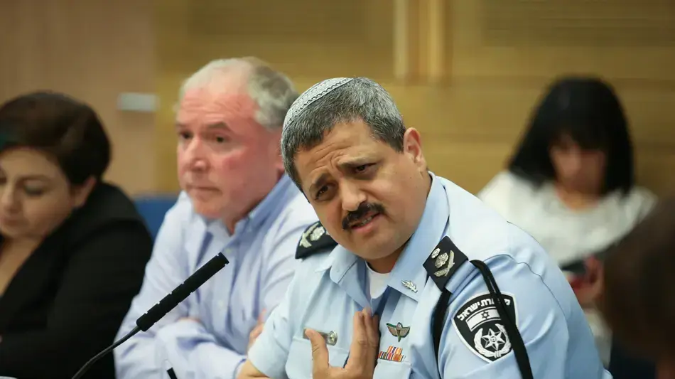 מפכ"ל המשטרה רנ"צ רוני אלשיך, וועדת הפנים של הכנסת בנושא איסוף חומרים על נבחרי ציבור בכנסת. 6 ביולי 2016 מפכ"ל המשטרה רנ"צ רוני אלשיך, וועדת הפנים של הכנסת בנושא איסוף חומרים על נבחרי ציבור בכנסת. 6 ביולי 2016
