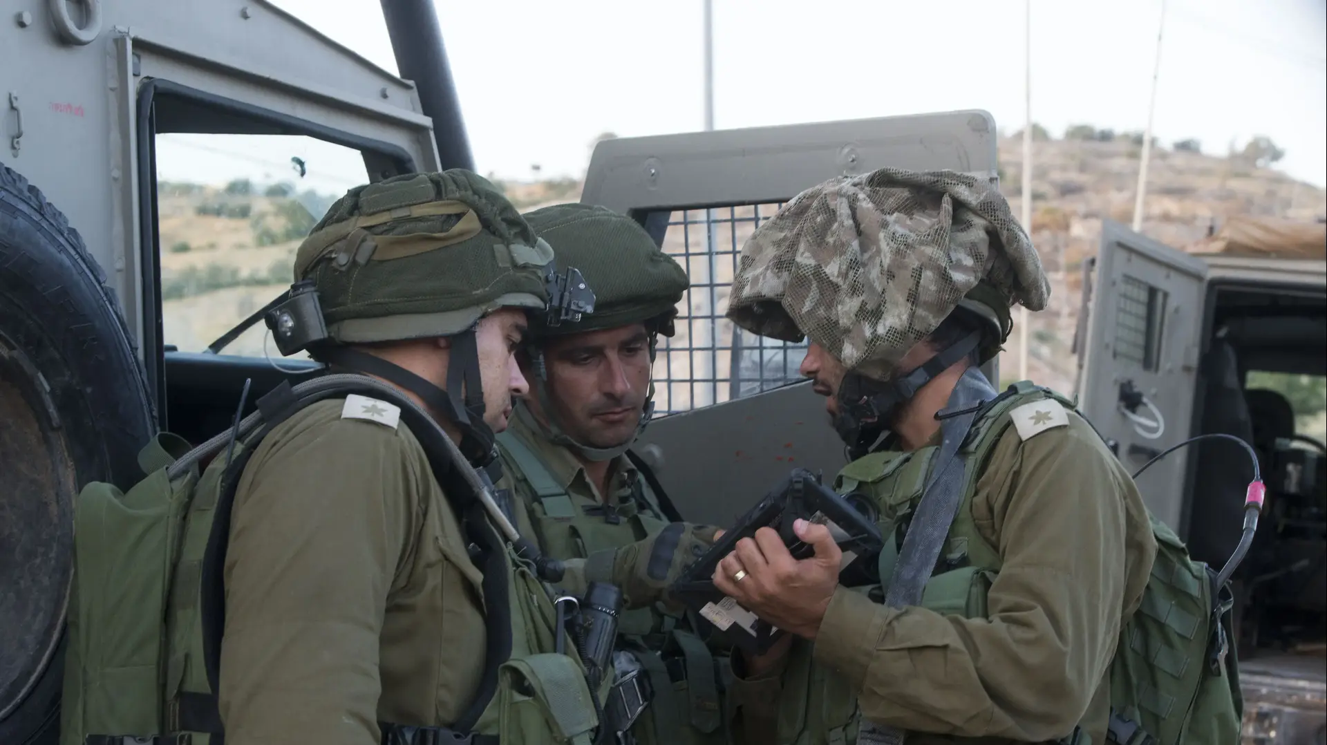 אל"מ יריב בן עזרא, מח"ט יהודה בצפון חברון בסיור, יולי 2016 אל"מ יריב בן עזרא, מח"ט יהודה בצפון חברון בסיור, יולי 2016