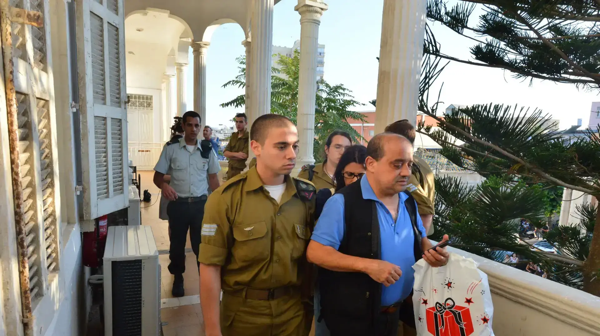אלאור אזריה מועמד לדין באשמת הריגת מחבל מחבל בבית הדין הצבאי ביפו אלאור אזריה מועמד לדין באשמת הריגת מחבל מחבל בבית הדין הצבאי ביפו