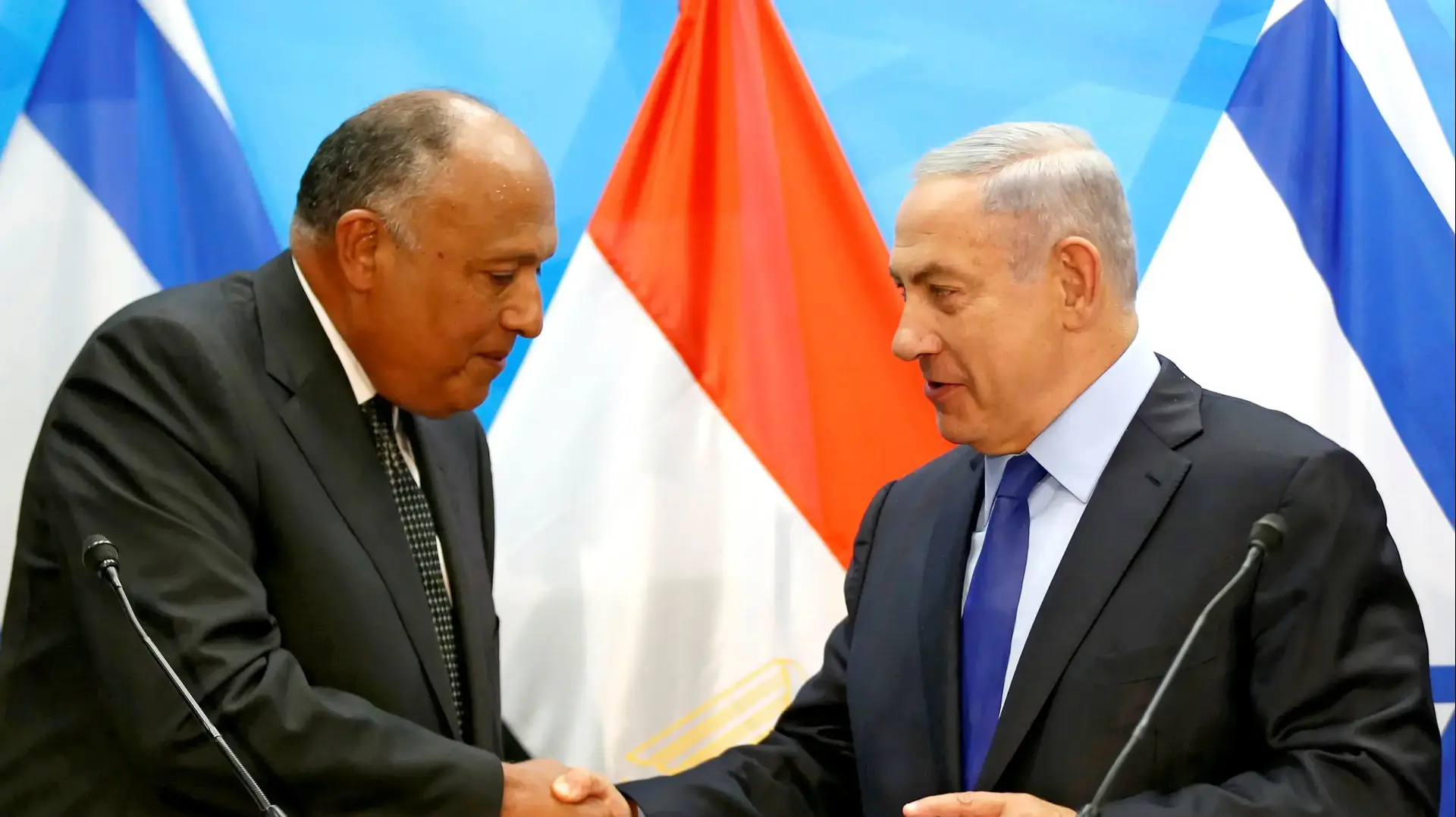 ראש הממשלה בנימין נתניהו ושר החוץ של מצרים סאמח שוכרי בפגישה בירושלים, 10 ביולי 2016
