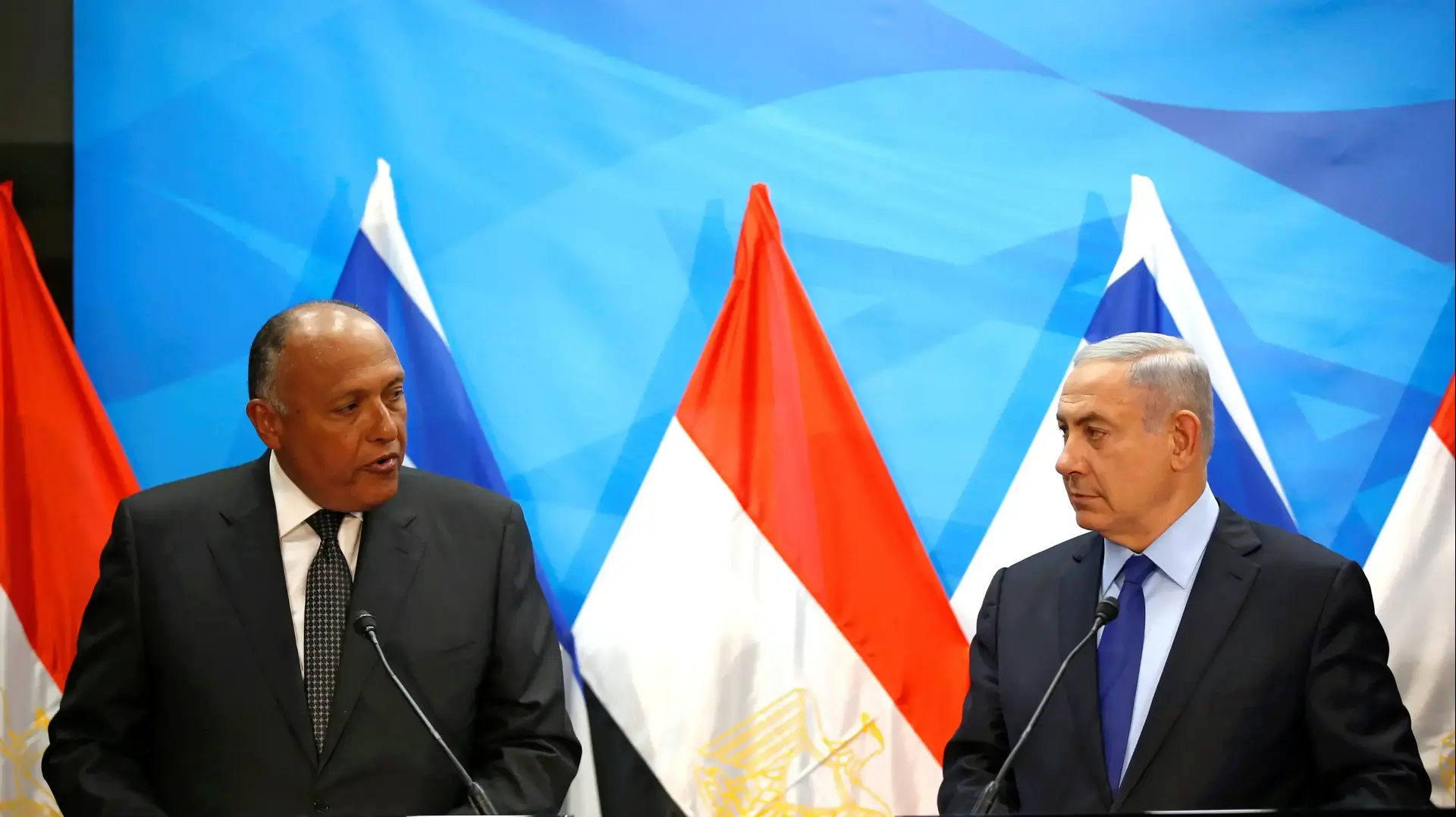 ראש הממשלה בנימין נתניהו ושר החוץ של מצרים סמאח שוכרי. 10 ביולי 2016 ראש הממשלה בנימין נתניהו ושר החוץ של מצרים סמאח שוכרי. 10 ביולי 2016