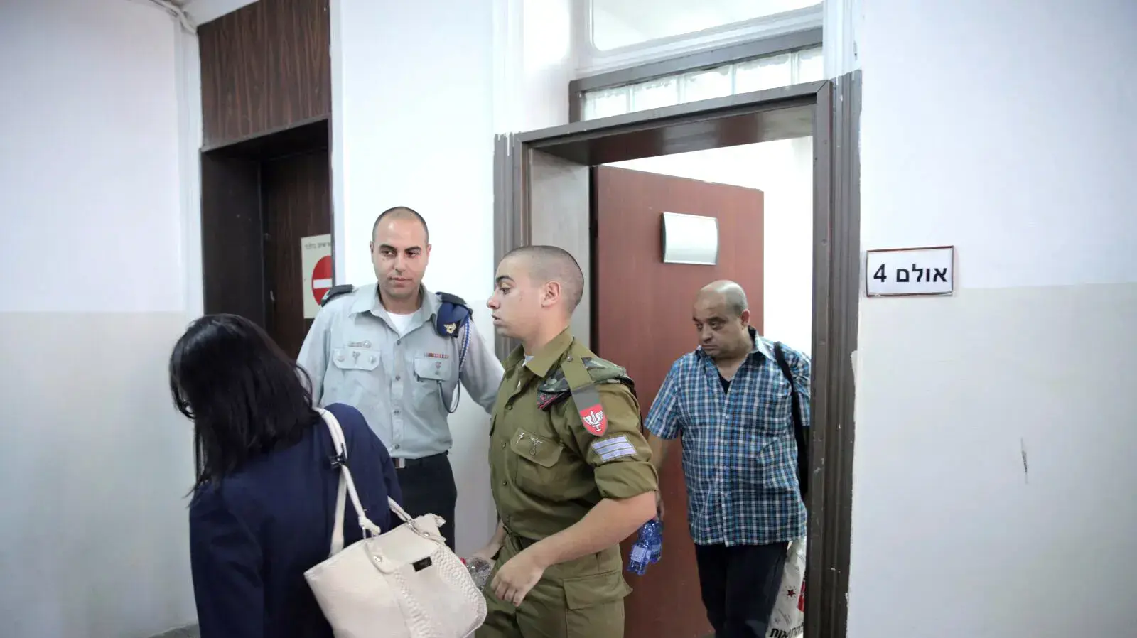 מג"ד שמשון סא"ל דוד שפירא מעיד בדיון על החייל היורה אלאור אזריה בבית הדין הצבאי ביפו, 12 ביולי 2016 מג"ד שמשון סא"ל דוד שפירא מעיד בדיון על החייל היורה אלאור אזריה בבית הדין הצבאי ביפו, 12 ביולי 2016
