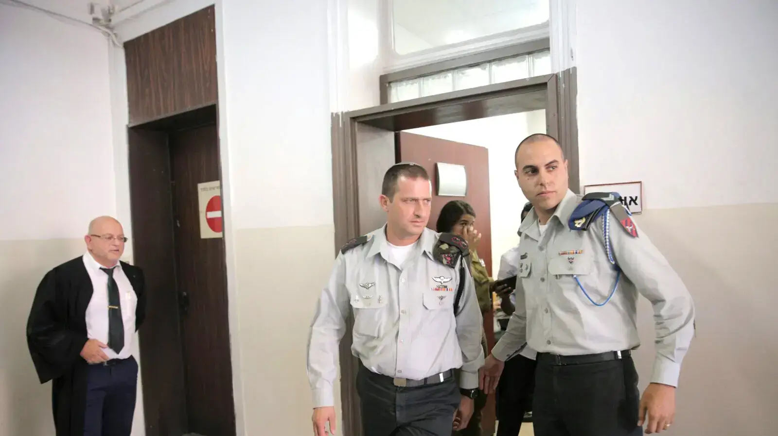 מג"ד שמשון סא"ל דוד שפירא מעיד בדיון על החייל היורה אלאור אזריה בבית הדין הצבאי ביפו, 12 ביולי 2016