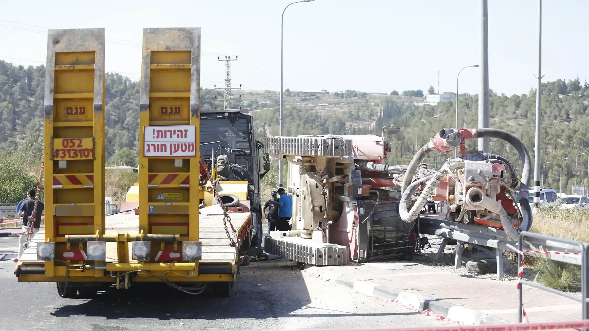 טרקטור נפל ממשאית בצומת חשמונאים, סמוך למודיעין עילית. 12 ביולי 2016 