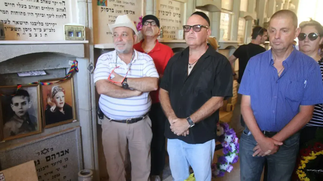 הלווייתו של זלמן שושי בית העלמין ירקון הלווייתו של זלמן שושי בית העלמין ירקון