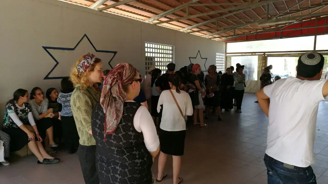 הלווייתה של הדס לוי בראש העין נהרגה בתאונת טרקטור בישוב חשמונאים הלווייתה של הדס לוי בראש העין נהרגה בתאונת טרקטור בישוב חשמונאים