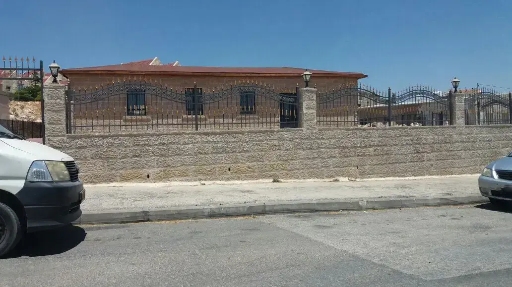 בית הכנסת 'שים שלום' בהתנחלות אדם  גבע בנימין
