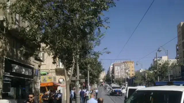 נושא: פלסטיני נעצר בכניסה לרכבת הקלה ברחוב קינג ג'ורג' במרכז ירושלים בחשד שהחזיק מטען חבלה בתיקו. 17 ביולי 2016 נושא: פלסטיני נעצר בכניסה לרכבת הקלה ברחוב קינג ג'ורג' במרכז ירושלים בחשד שהחזיק מטען חבלה בתיקו. 17 ביולי 2016