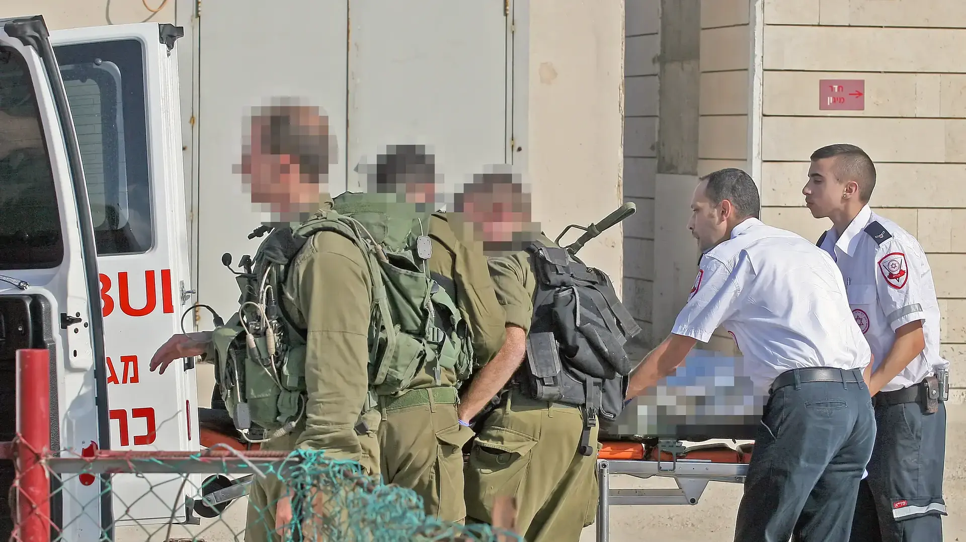 פינוי הפצועים בתאונה המבצעית בגבול הצפון לבית החולים רמב"ם. יולי 2016 פינוי הפצועים בתאונה המבצעית בגבול הצפון לבית החולים רמב"ם. יולי 2016