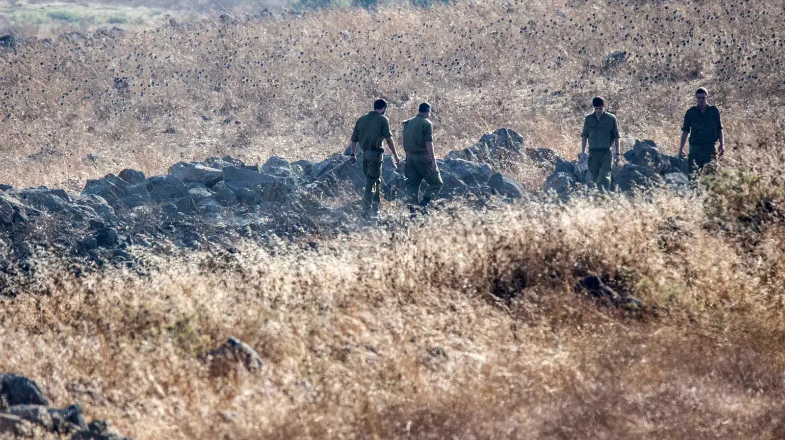 נפילות שברים בעקבות טילי פטריוט ששוגרו לעבר כלי טיס בלתי מאויש, צומת וואסט, רמת הגולן. יולי 2016 נפילות שברים בעקבות טילי פטריוט ששוגרו לעבר כלי טיס בלתי מאויש, צומת וואסט, רמת הגולן. יולי 2016