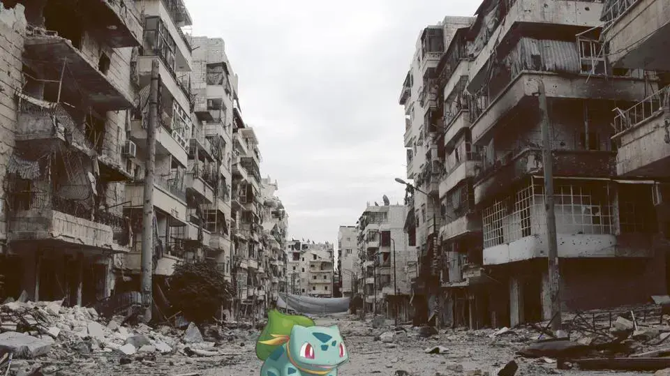 תמונות שפרסם אמן סורי בהן קריקטורות של פוקימון גו על רקע חורבות ערי סוריה. יולי 2016 תמונות שפרסם אמן סורי בהן קריקטורות של פוקימון גו על רקע חורבות ערי סוריה. יולי 2016