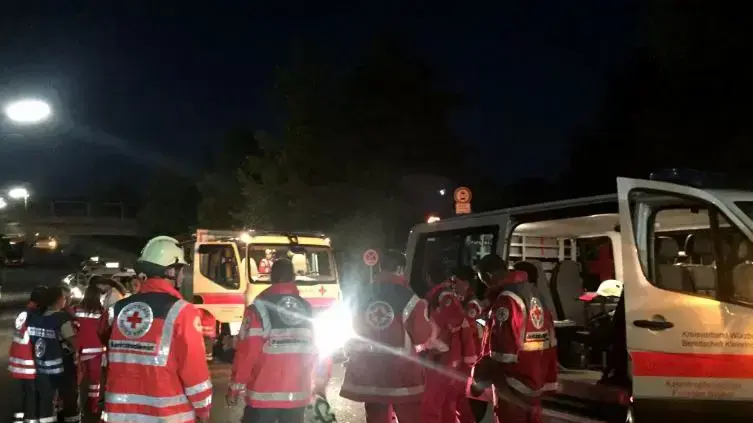 גבר תקף לפחות 21 בני אדם בגרזן בתחנת הרכבת וירצבורג שבגרמניה, יולי 2016 גבר תקף לפחות 21 בני אדם בגרזן בתחנת הרכבת וירצבורג שבגרמניה, יולי 2016