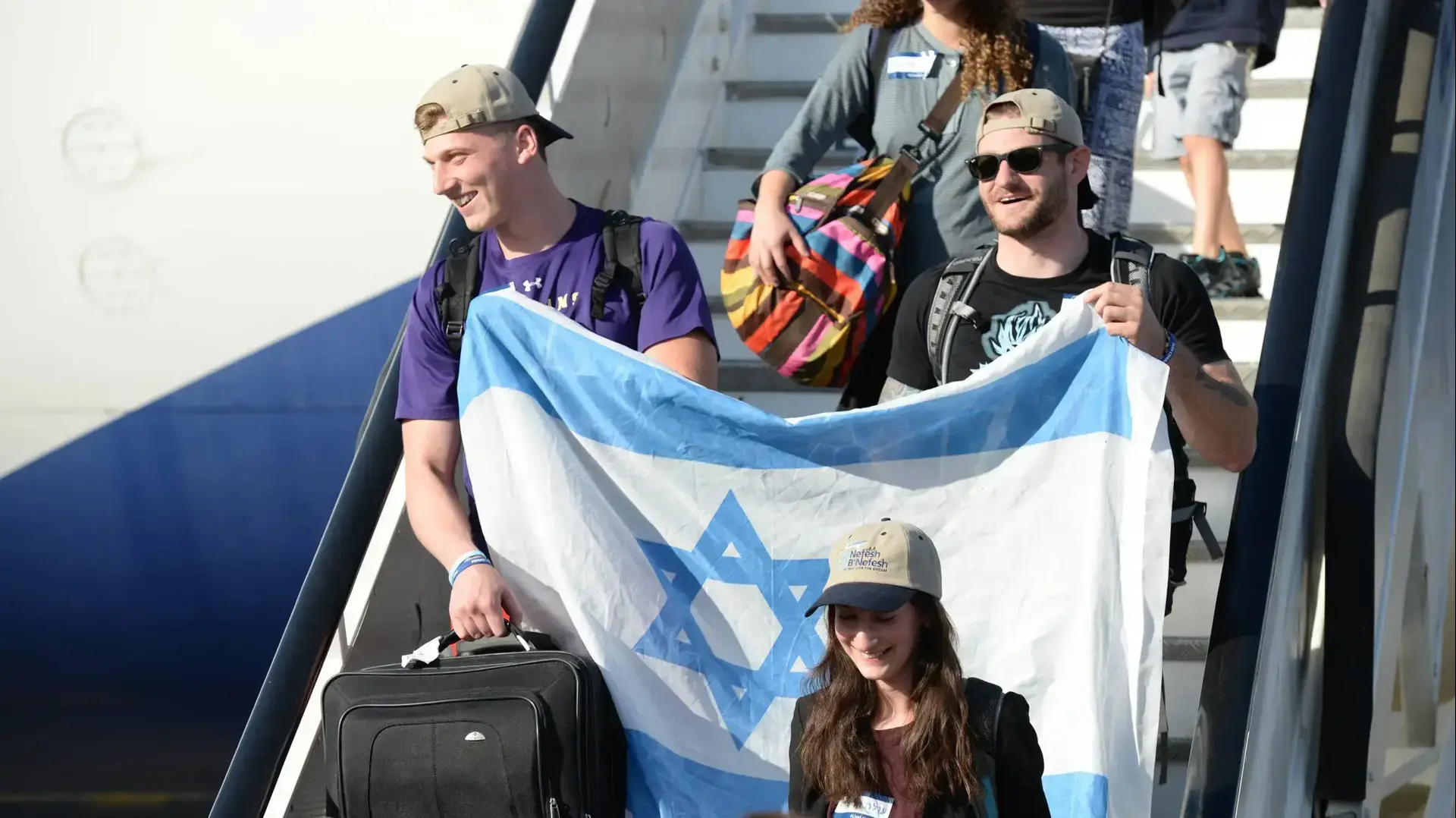 218 עולים חדשים מצפון אמריקה הגיעו לנמל התעופה בן גוריון 218 עולים חדשים מצפון אמריקה הגיעו לנמל התעופה בן גוריון