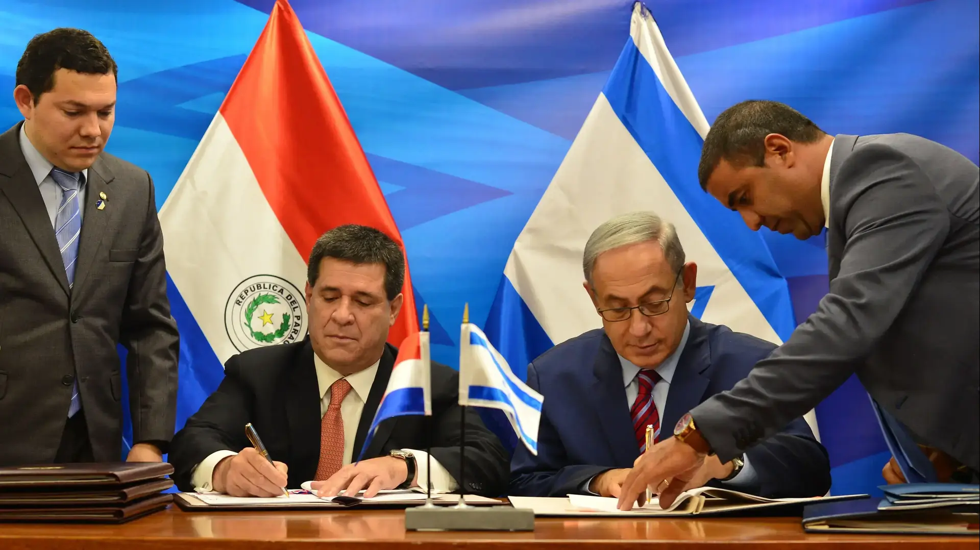 ראש הממשלה בנימין נתניהו ונשיא פרגוואי הורסיו קרטס. 19 ביולי 2016 ראש הממשלה בנימין נתניהו ונשיא פרגוואי הורסיו קרטס. 19 ביולי 2016