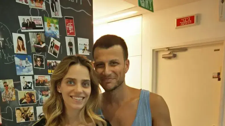 אסי עזר ורותם סלע בקמפיין הבית הפתוח בירושלים לקראת מצעד הגאווה 21.7.16 אסי עזר ורותם סלע בקמפיין הבית הפתוח בירושלים לקראת מצעד הגאווה 21.7.16
