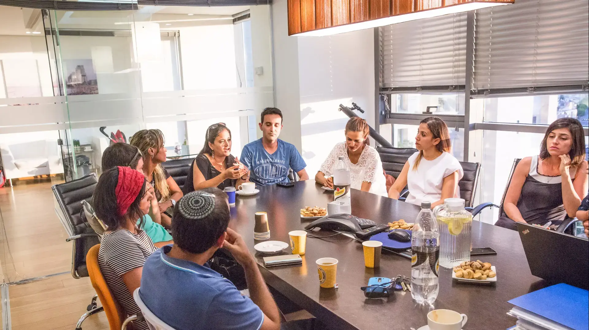 מפגש הורים שתינוקיהם נקברו בקבר אחים והגישו תביעה משותפת, יולי 2016 מפגש הורים שתינוקיהם נקברו בקבר אחים והגישו תביעה משותפת, יולי 2016