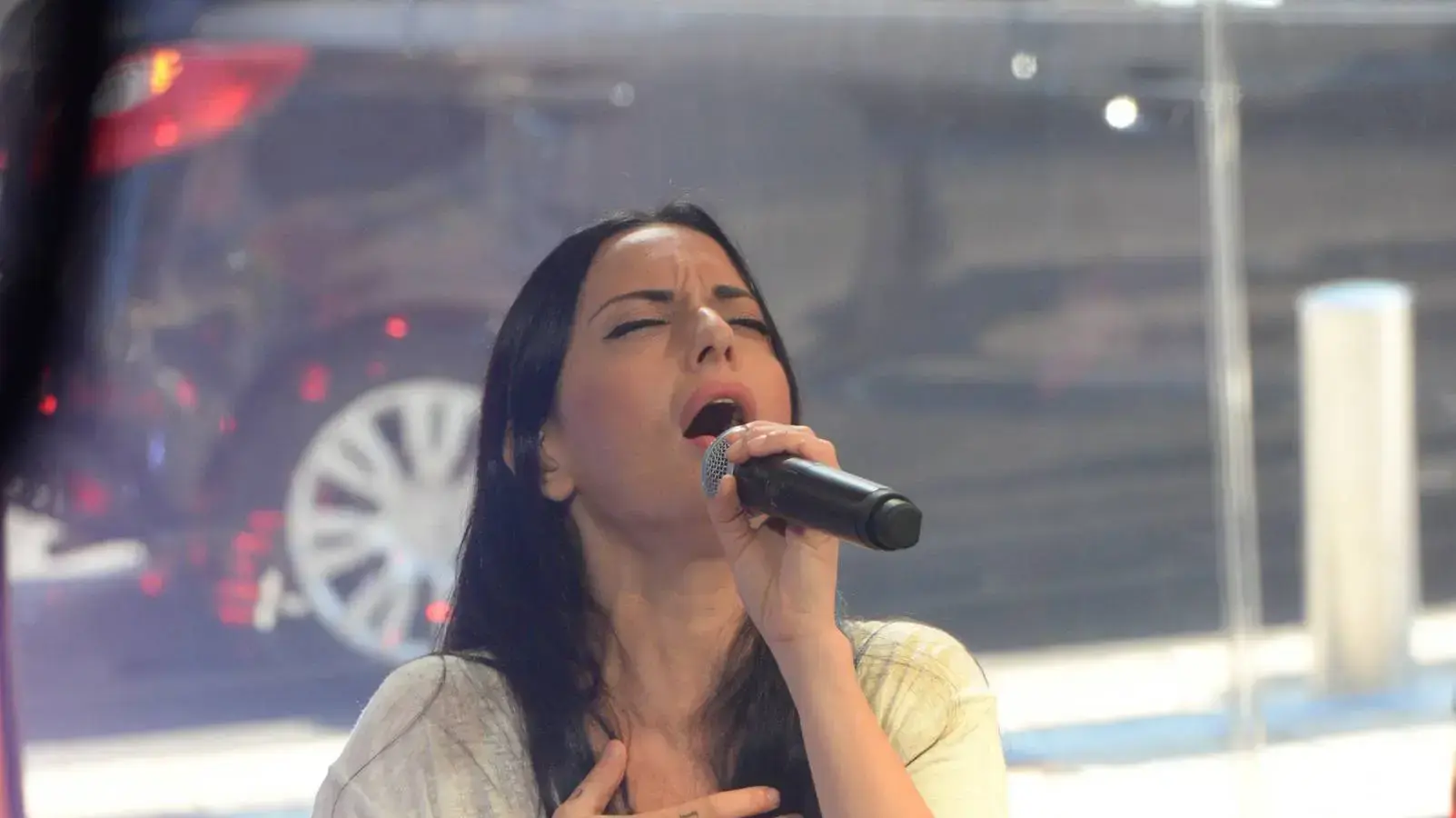 מאיה בוסקילה בהופעה בוואלה