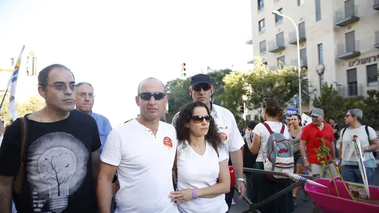מיקה ואורי בנקי, הוריה של שירה בנקי ז"ל. מצעד הגאווה ירושלים 21 ביולי 2016