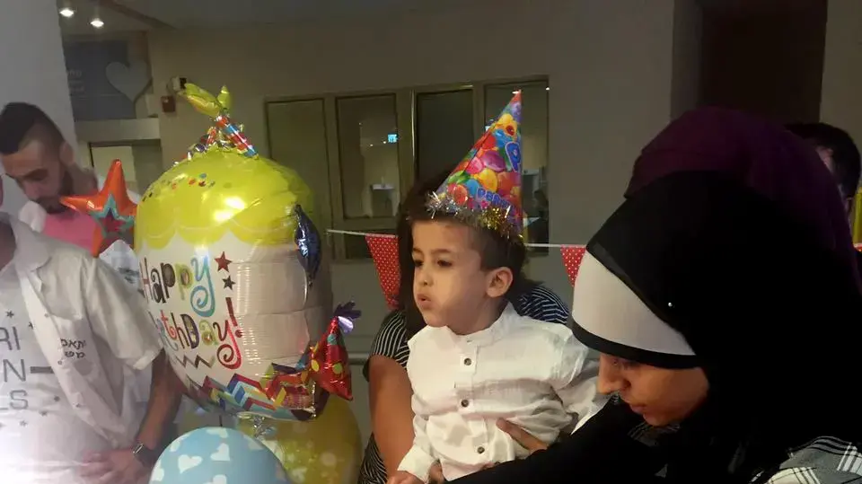 אחמד דוואבשה חוגג יום הולדת חמש בבית החולים תל השומר 19.7.16 אחמד דוואבשה חוגג יום הולדת חמש בבית החולים תל השומר 19.7.16