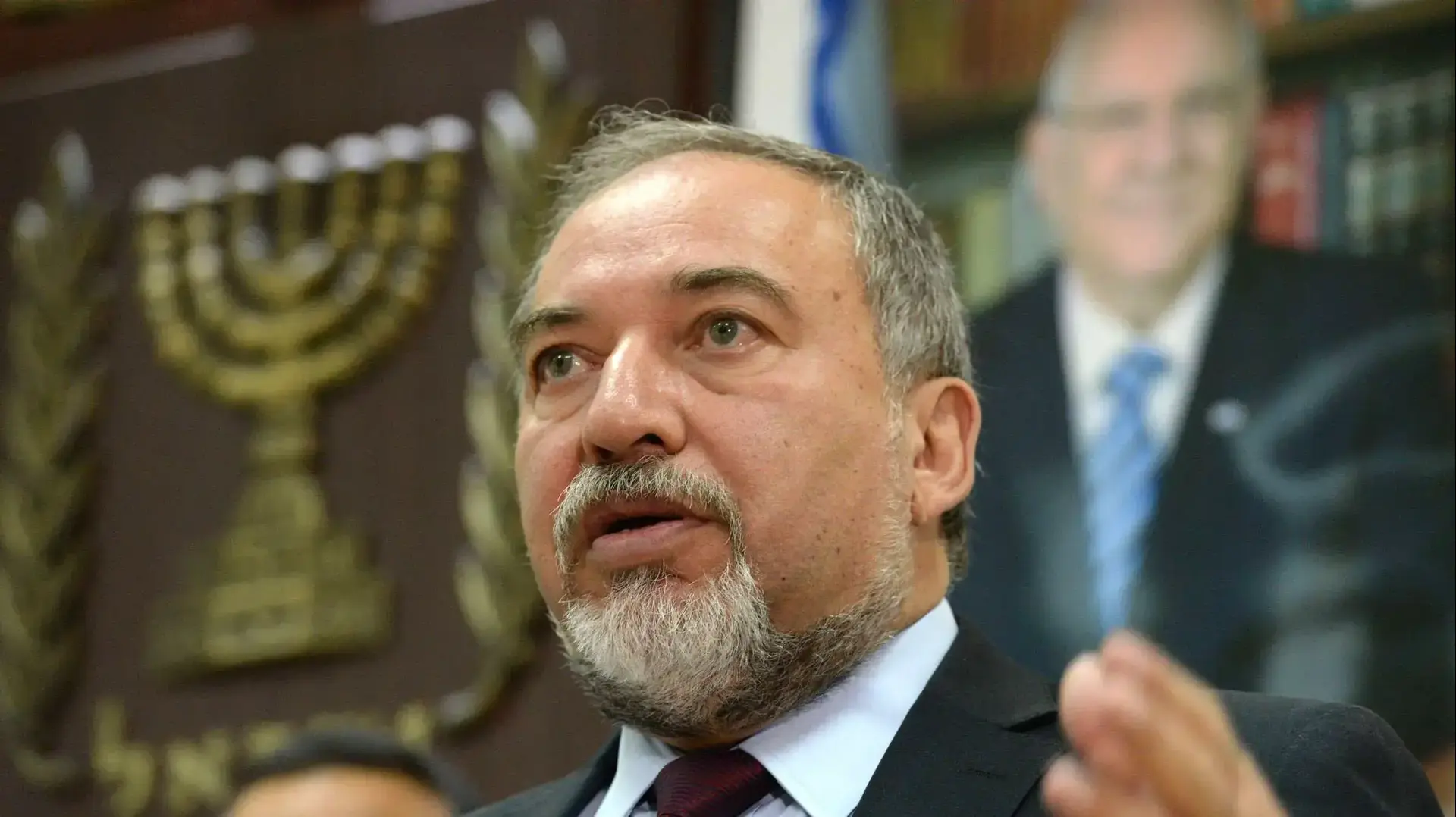 שר הביטחון אביגדור ליברמן בביקור בלשכת הגיוס תל השומר. 25 ביולי 2016 שר הביטחון אביגדור ליברמן בביקור בלשכת הגיוס תל השומר. 25 ביולי 2016