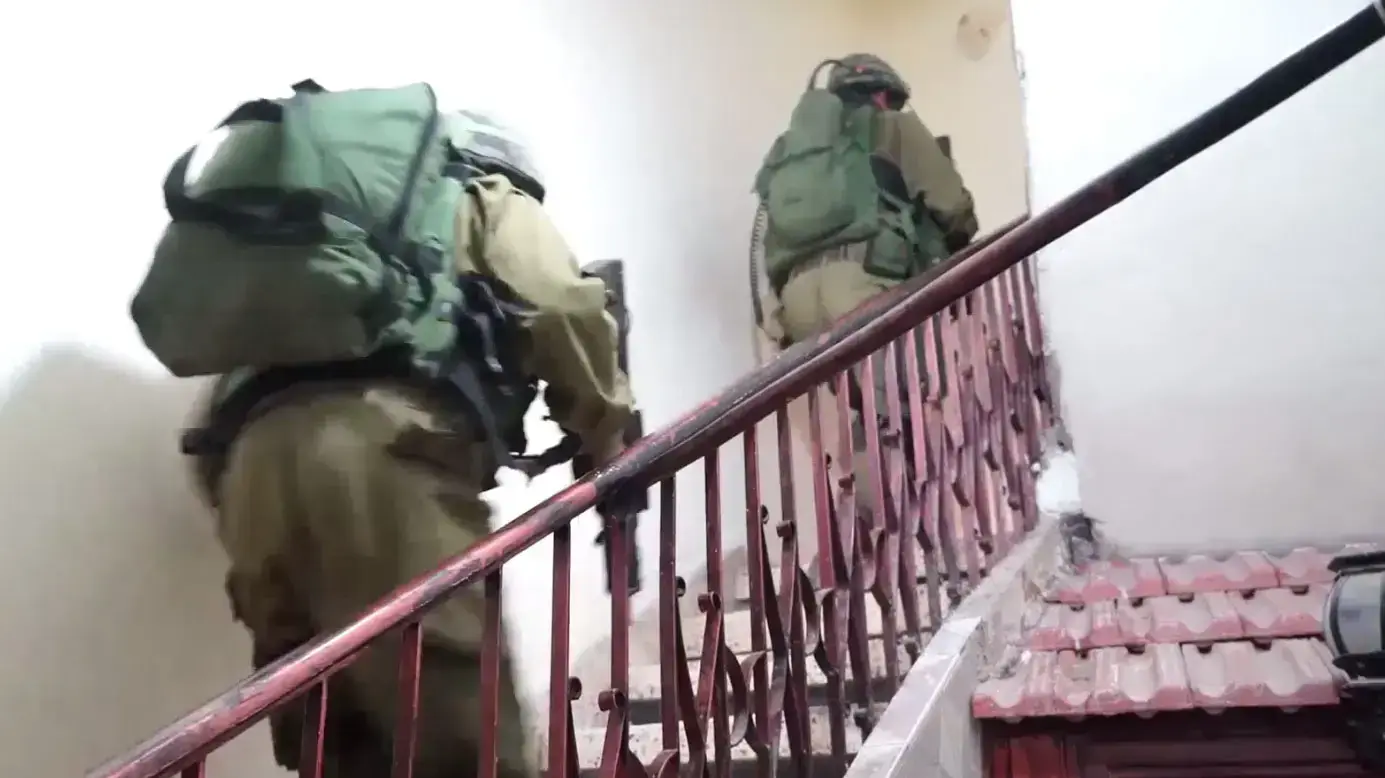 חיילי צה"ל פושטים על כפר סוריף ועוצרים את חברי החוליה שרצחה את מיכאל מרק, 27 ביולי 2016