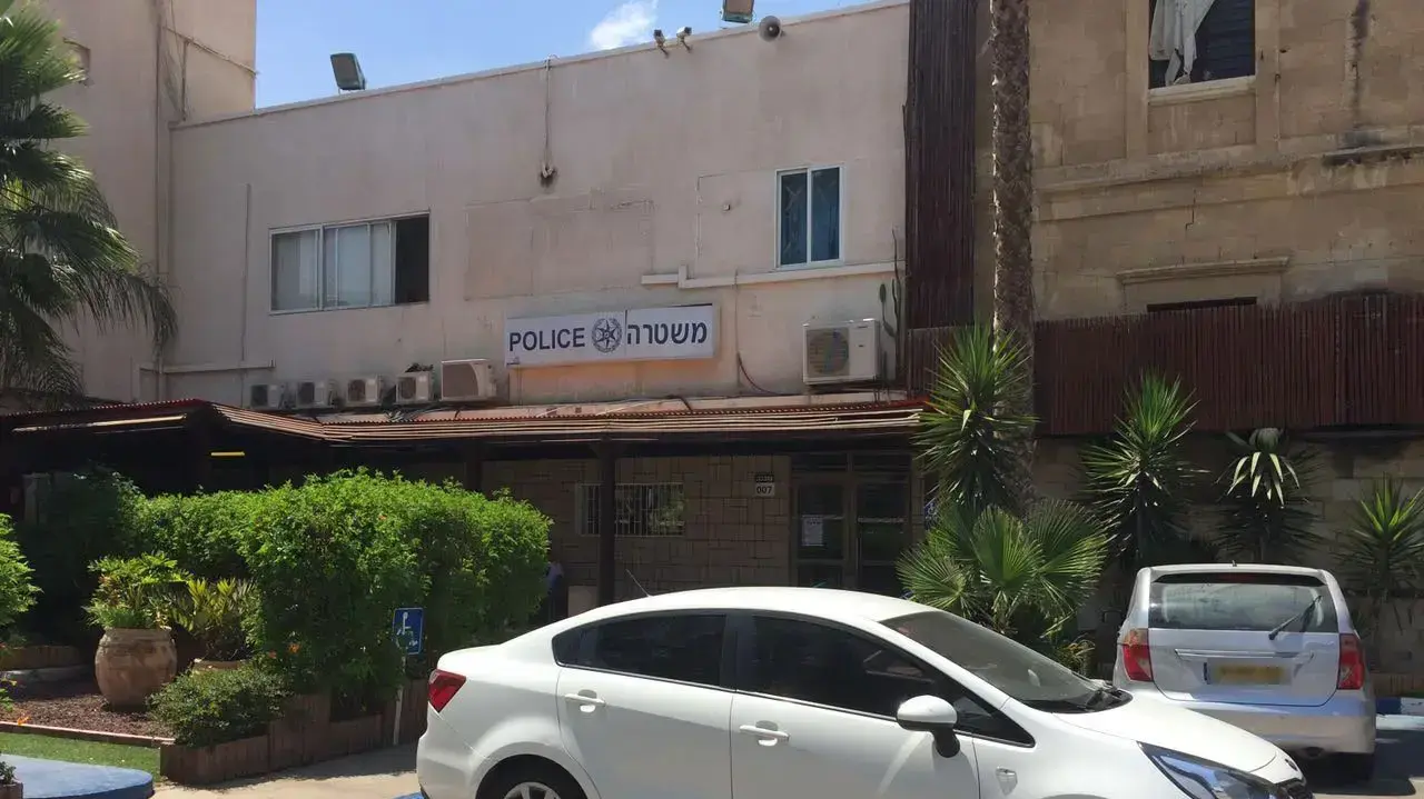 תחנת המשטרה בבאר שבע בה נערך העימות בין המורה החשודה ששכבה עם תלמיד ובעלה תחנת המשטרה בבאר שבע בה נערך העימות בין המורה החשודה ששכבה עם תלמיד ובעלה