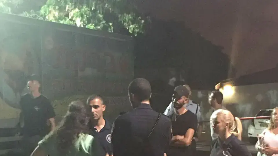 צעיר נורה בדרום תל אביב לאחר ששלף אקדח לעבר שוטרים, יולי 2016 צעיר נורה בדרום תל אביב לאחר ששלף אקדח לעבר שוטרים, יולי 2016