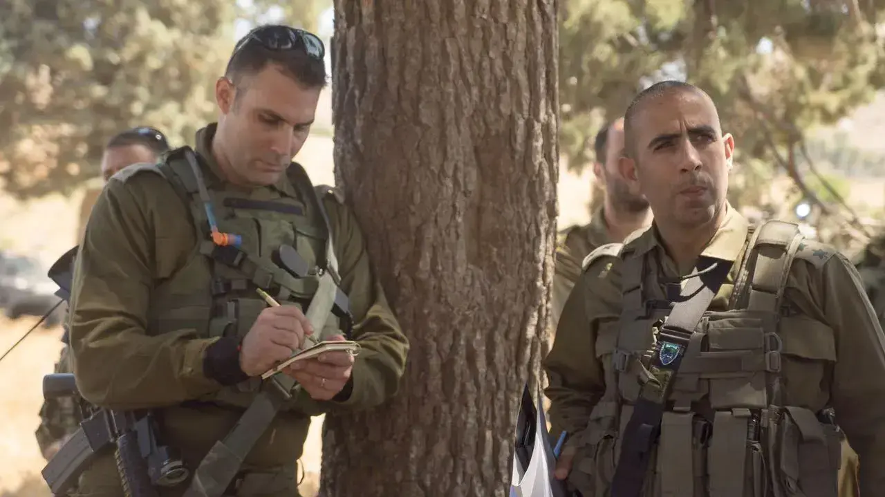 מח"ט יהודה (מימין), אל"ם איציק כהן מח"ט יהודה (מימין), אל"ם איציק כהן