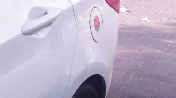 רכבו של פקח בעיריית אשקלון שפונצ'ר, על פי החשד כנקמה על נתינת דוחות, יולי 2016 רכבו של פקח בעיריית אשקלון שפונצ'ר, על פי החשד כנקמה על נתינת דוחות, יולי 2016