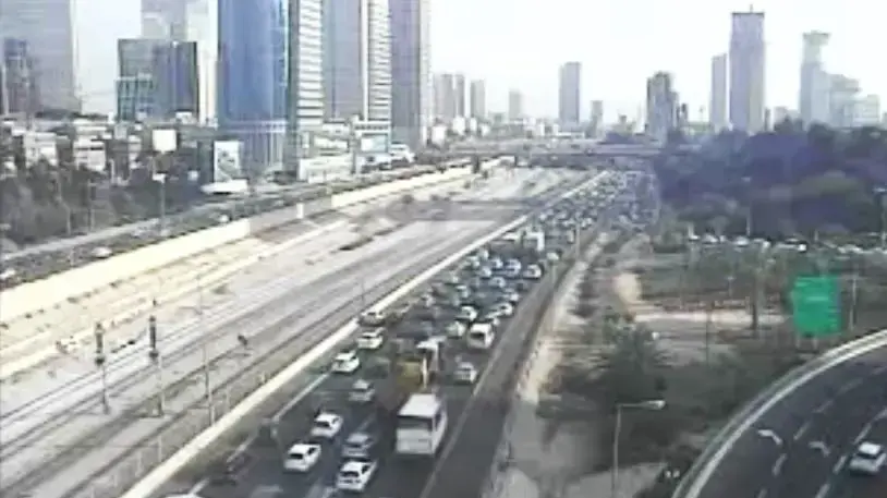 נתיבי איילון במחלף ההלכה חסומים בעקבות תקלת רמזורים, אוגוסט 2016 נתיבי איילון במחלף ההלכה חסומים בעקבות תקלת רמזורים, אוגוסט 2016