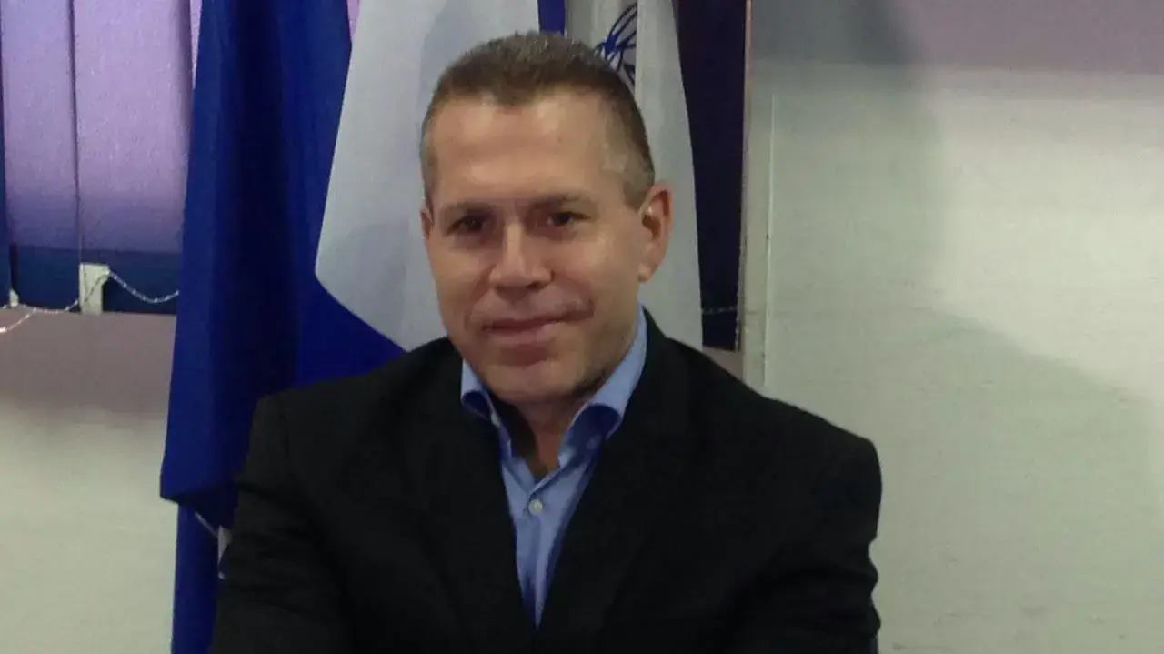 מסיבת עיתונאים של המפכ"ל רוני אלשיך וגלעד ארדן, מטה מרחב איילון, חולון. אוגוסט 2016 מסיבת עיתונאים של המפכ"ל רוני אלשיך וגלעד ארדן, מטה מרחב איילון, חולון. אוגוסט 2016