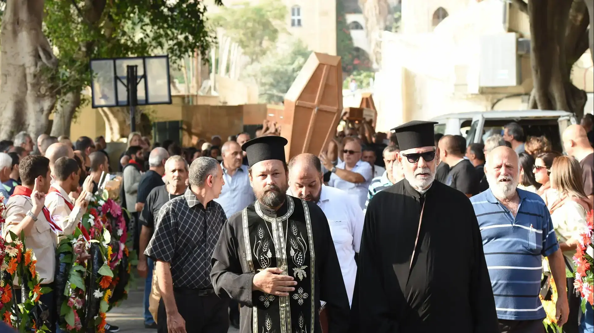 הלוויתן של הרוגות תאונת הדרכים בצומת פוריידיס, כנסיית סנט ג'ורג', יפו. אוגוסט 2016 הלוויתן של הרוגות תאונת הדרכים בצומת פוריידיס, כנסיית סנט ג'ורג', יפו. אוגוסט 2016