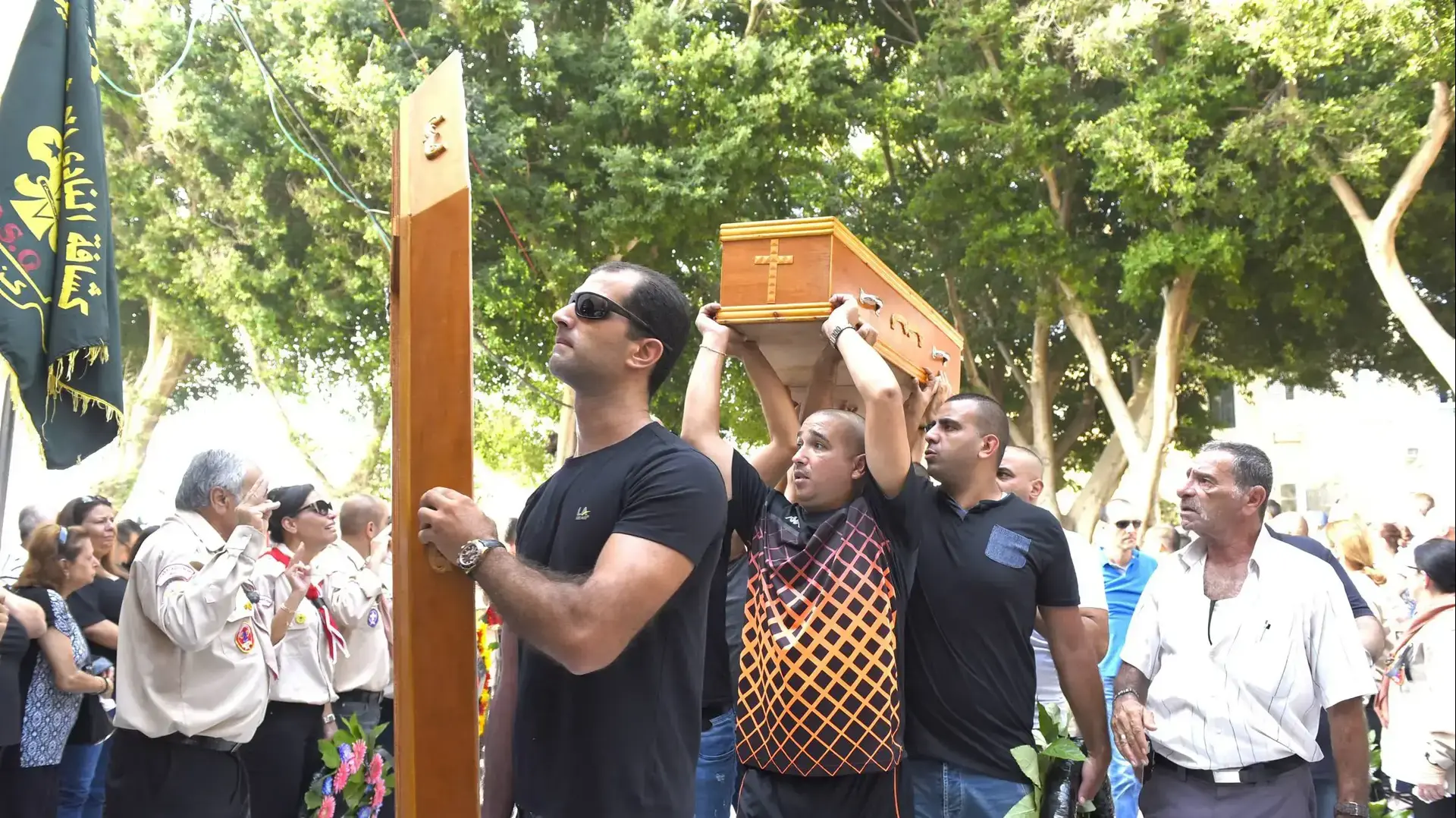 הלוויתן של הרוגות תאונת הדרכים בצומת פוריידיס, כנסיית סנט ג'ורג', יפו. אוגוסט 2016 הלוויתן של הרוגות תאונת הדרכים בצומת פוריידיס, כנסיית סנט ג'ורג', יפו. אוגוסט 2016