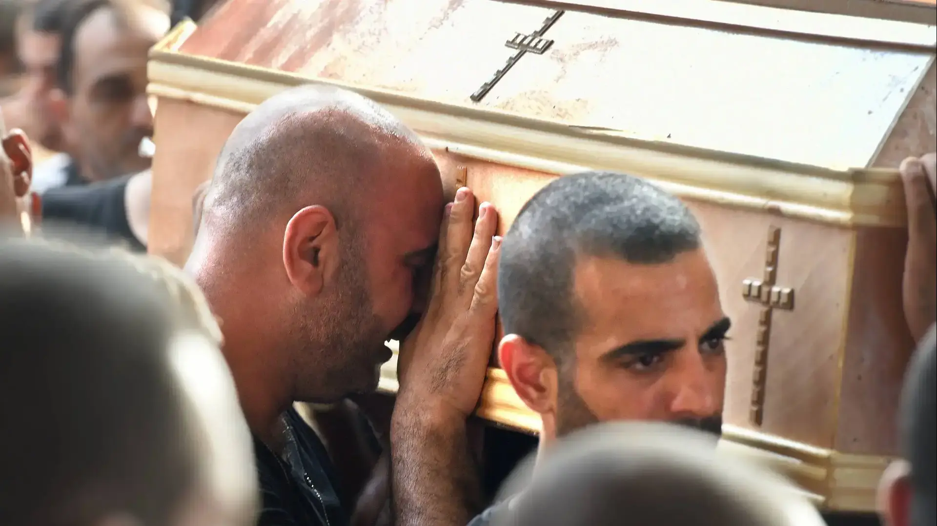 הלוויתן של הרוגות תאונת הדרכים בצומת פוריידיס, כנסיית סנט ג'ורג', יפו. אוגוסט 2016 הלוויתן של הרוגות תאונת הדרכים בצומת פוריידיס, כנסיית סנט ג'ורג', יפו. אוגוסט 2016