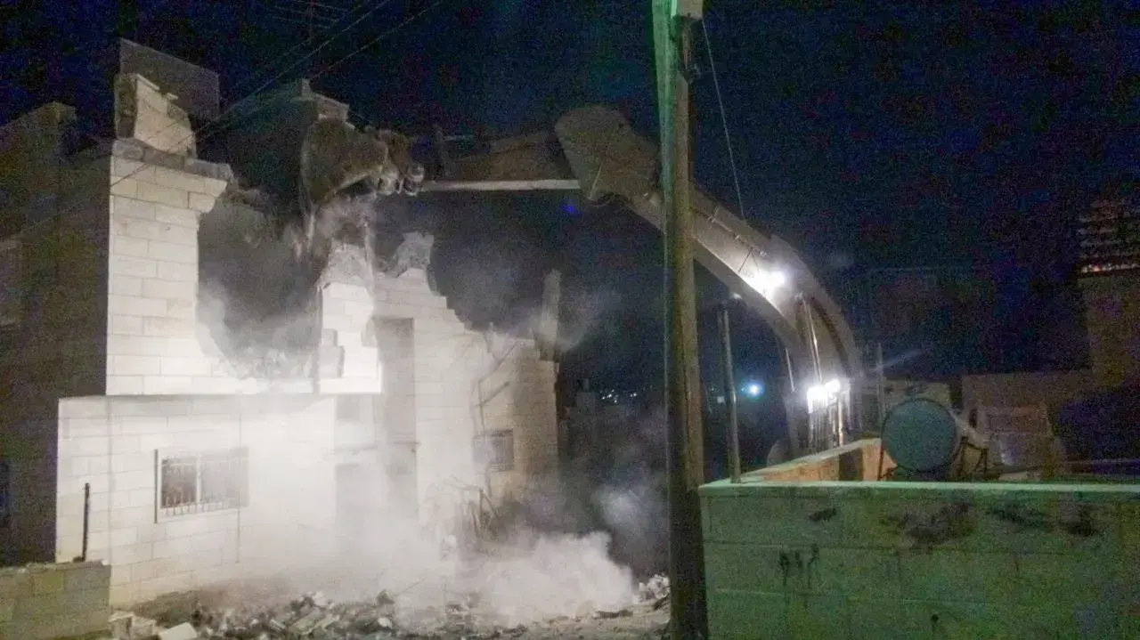הריסת בתיהם של שני המחבלים שביצעו את הפיגוע במתחם שרונה בתל אביב. 4 באוגוסט 2016 הריסת בתיהם של שני המחבלים שביצעו את הפיגוע במתחם שרונה בתל אביב. 4 באוגוסט 2016